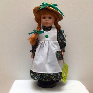 12’’ Ann of Green Gables doll + book